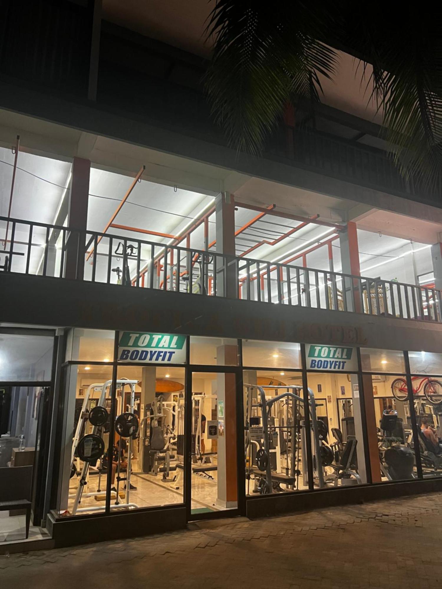 Tropica Gili Total Body Fit - Free Access Gym And Coworking Space Gili Trawangan Exterior foto
