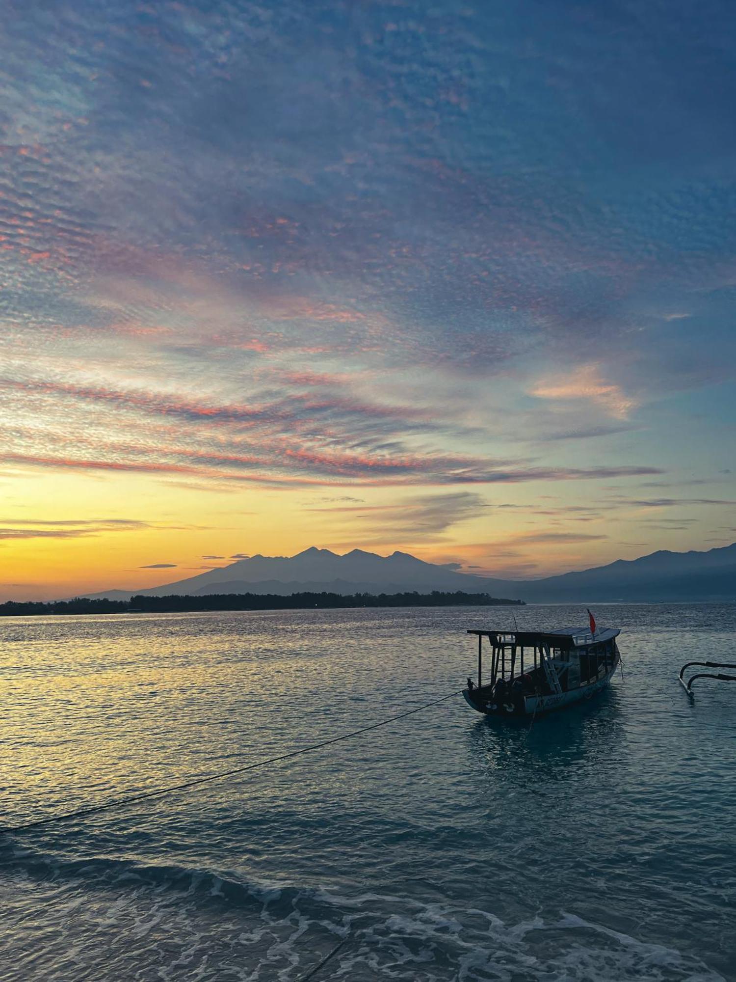 Tropica Gili Total Body Fit - Free Access Gym And Coworking Space Gili Trawangan Exterior foto