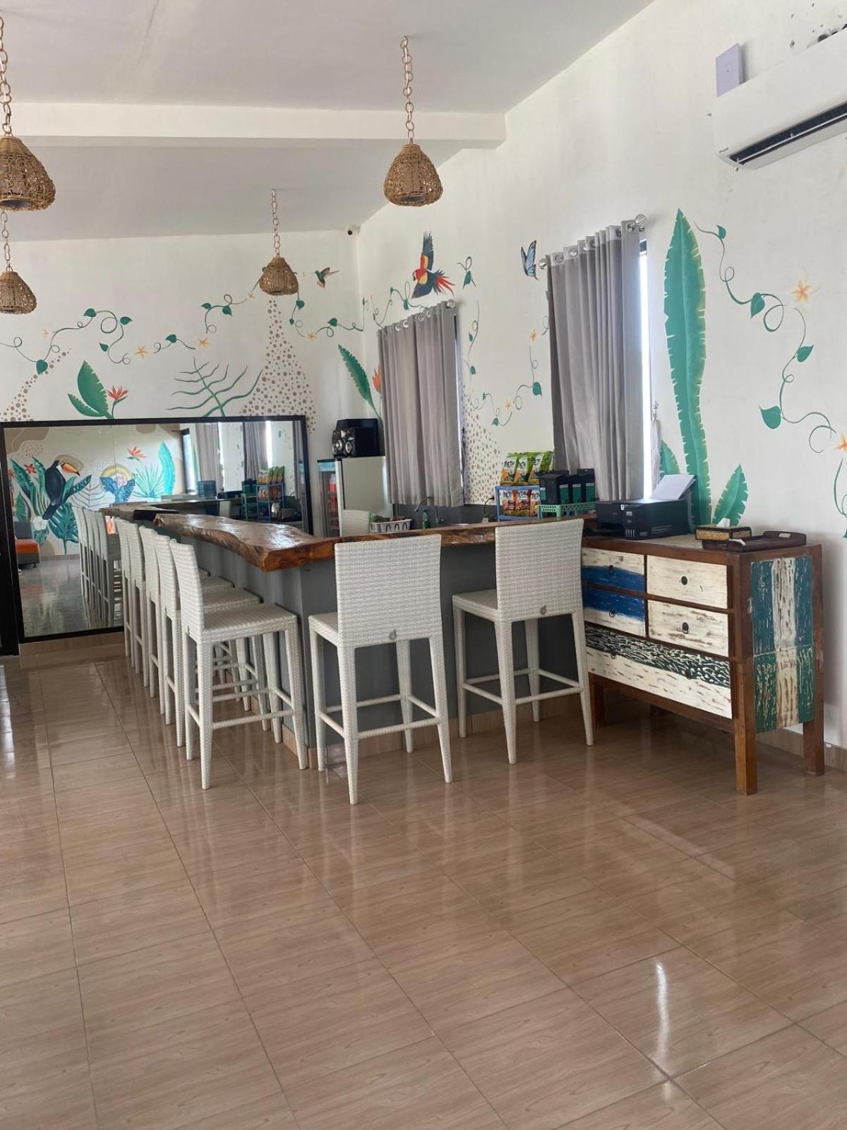 Tropica Gili Total Body Fit - Free Access Gym And Coworking Space Gili Trawangan Exterior foto