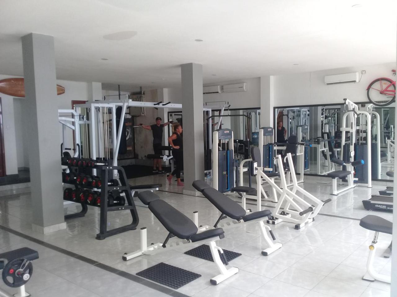 Tropica Gili Total Body Fit - Free Access Gym And Coworking Space Gili Trawangan Exterior foto